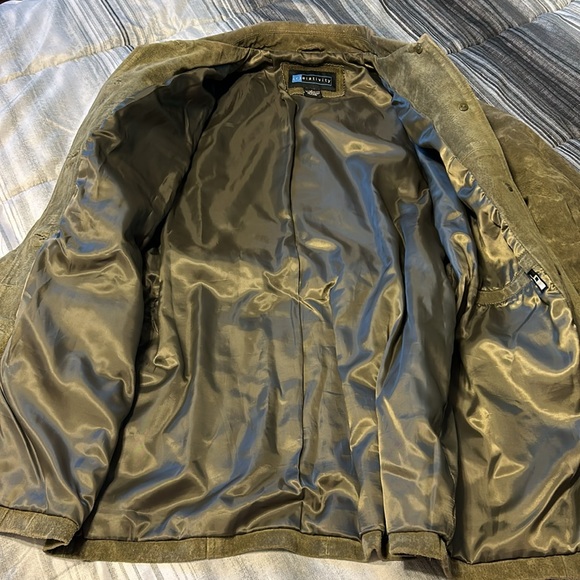 Women’s Suede Jacket - Picture 3 of 3